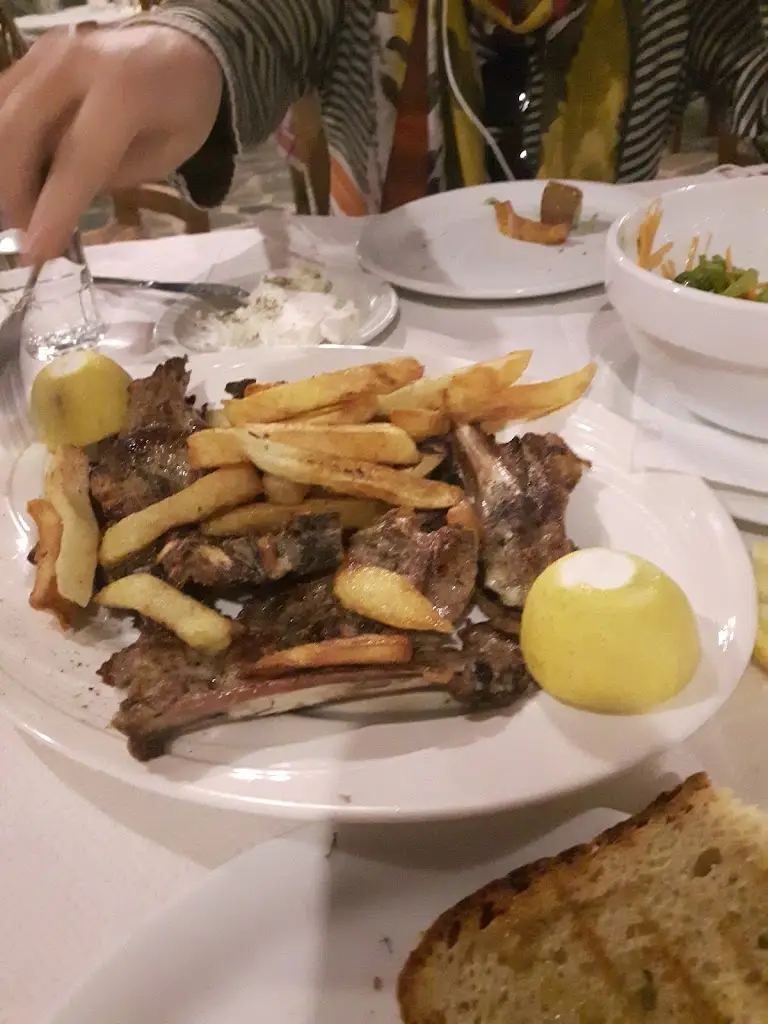 Menü_Ταβέρνα Αντάμωμα_Kaména Voúrla_Bild_6