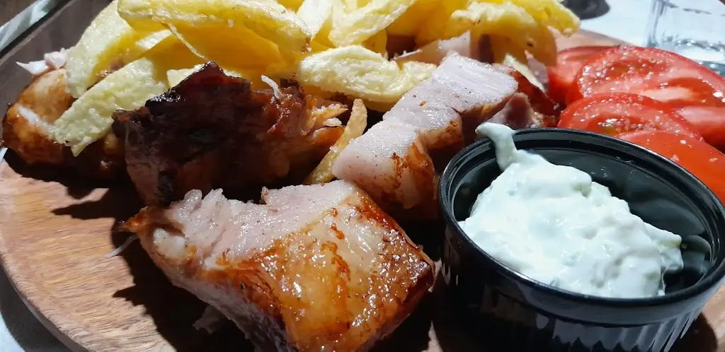 Simeon Cherry_Το Ελληνικον_Kaména Voúrla_Bewertung