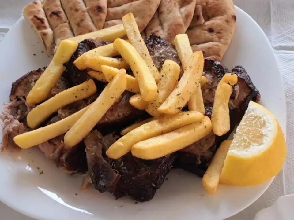 Attikón_Kaména Voúrla_slider_image_2