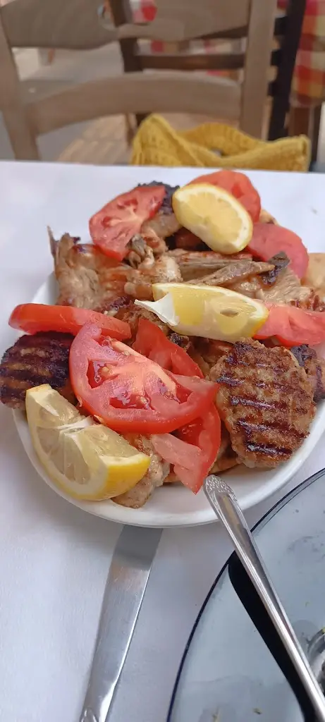 Αχιλλέας Χαζαρίδης_Το Ταβερνάκι Της Μαργαρίτας (To Tavernaki ths Margaritas)_Karpenísi_Bewertung