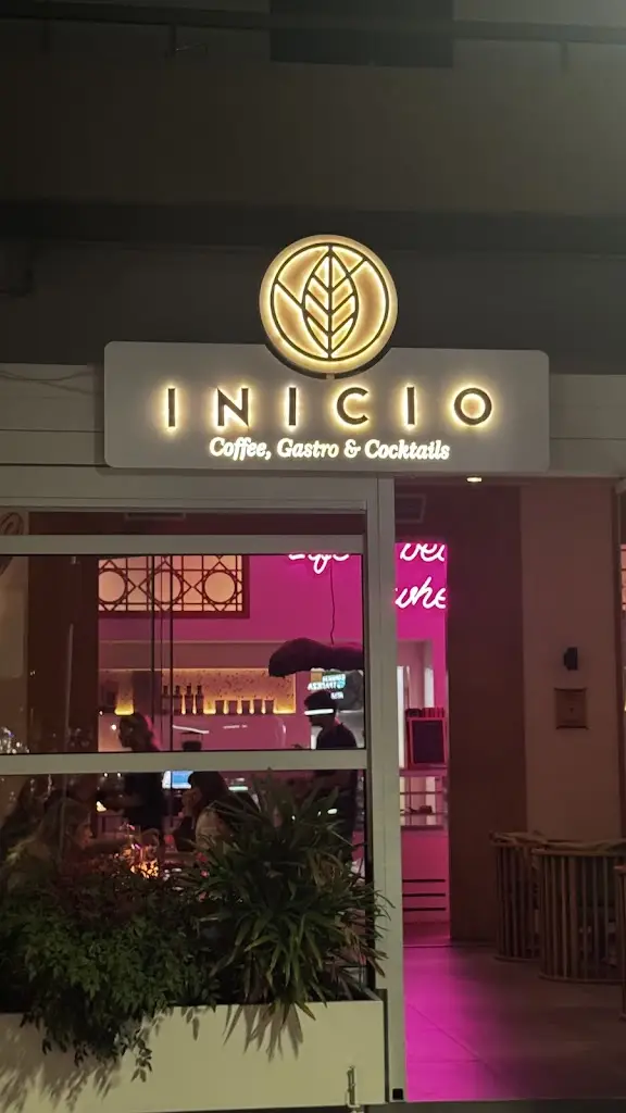 Inicio | Coffee, Gastro & Cocktails Restaurant in Álimos