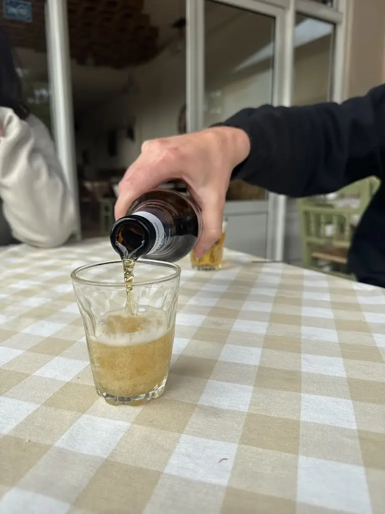 Brittany Wild_Foúfis_Karpenísi_Bewertung