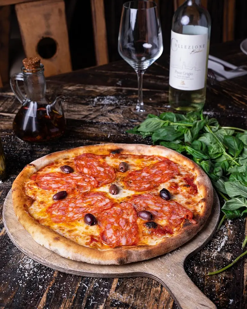 Kelári Pizza Restaurant_Karpenísi_slider_image_3