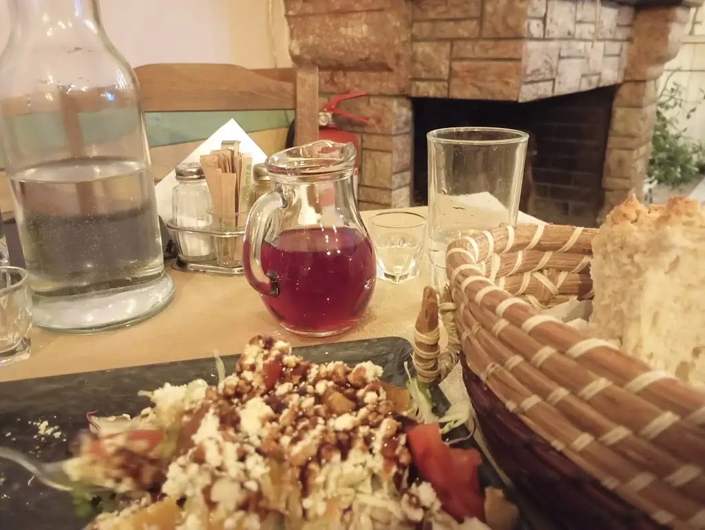 Liv Saharov_Kefalovriso Park_Karpenísi_Bewertung