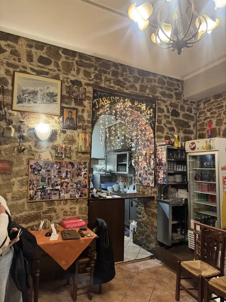 Foliá Tavern_Karpenísi_slider_image_3