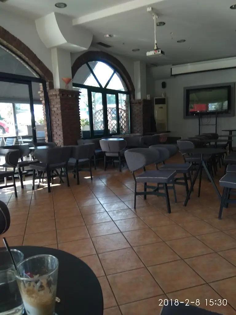 Ταβέρνα Παρνασσός | Εστιατόριο - Οικογενειακή ταβέρνα Restaurant in Káto Tithoréa