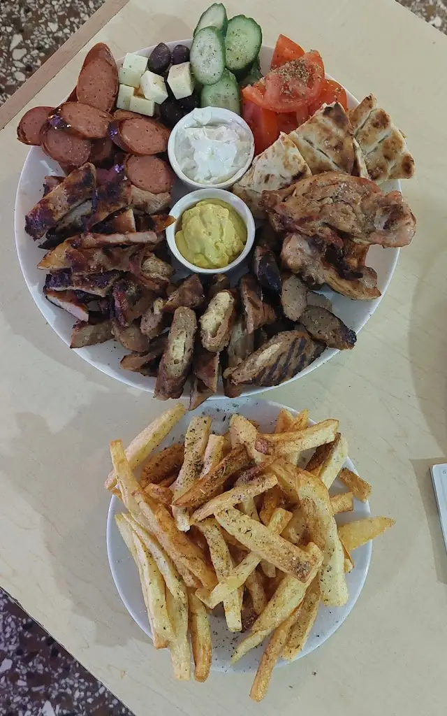 Menü_Παπαδιάς Μεζεδοπωλείο_Kastélla_Bild_7