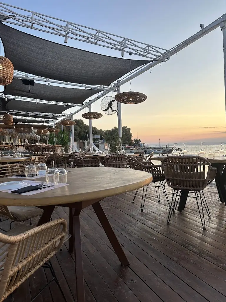 Ελλάδος Εικόνες_Álimos_slider_image_3