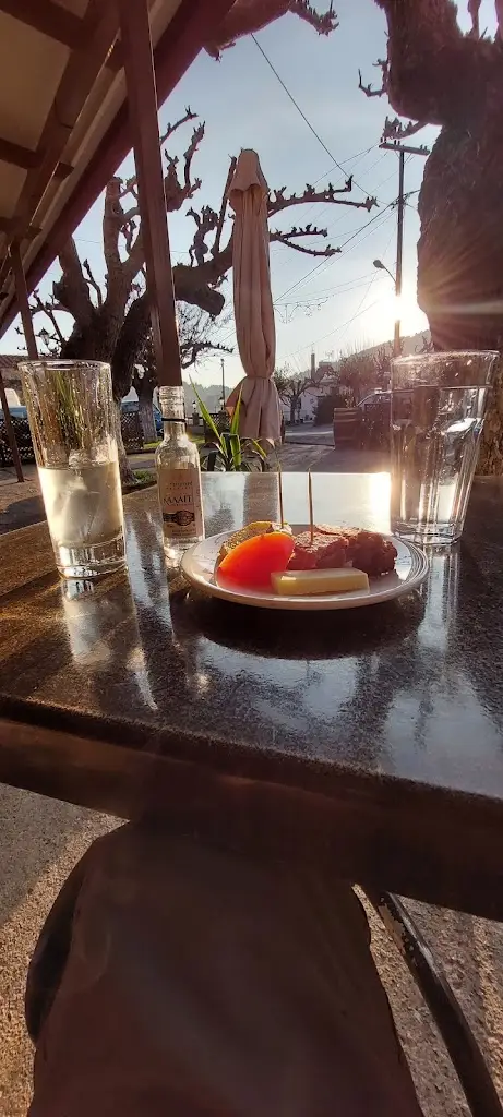 Menü_Ταβέρνα Παπακο_Kastélla_Bild_2