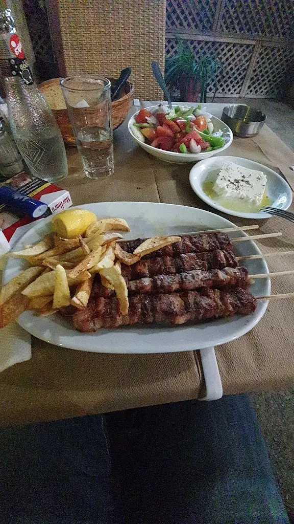 Menü_Ταβέρνα Παπακο_Kastélla_Bild_3