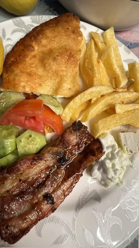 Ταβέρνα Παπακο_Kastélla_slider_image_2