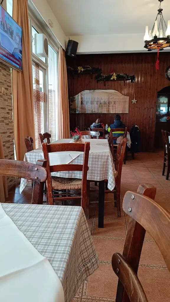 Andreas Fragkos_Ταβέρνα Κρητικός_Kastélla_review