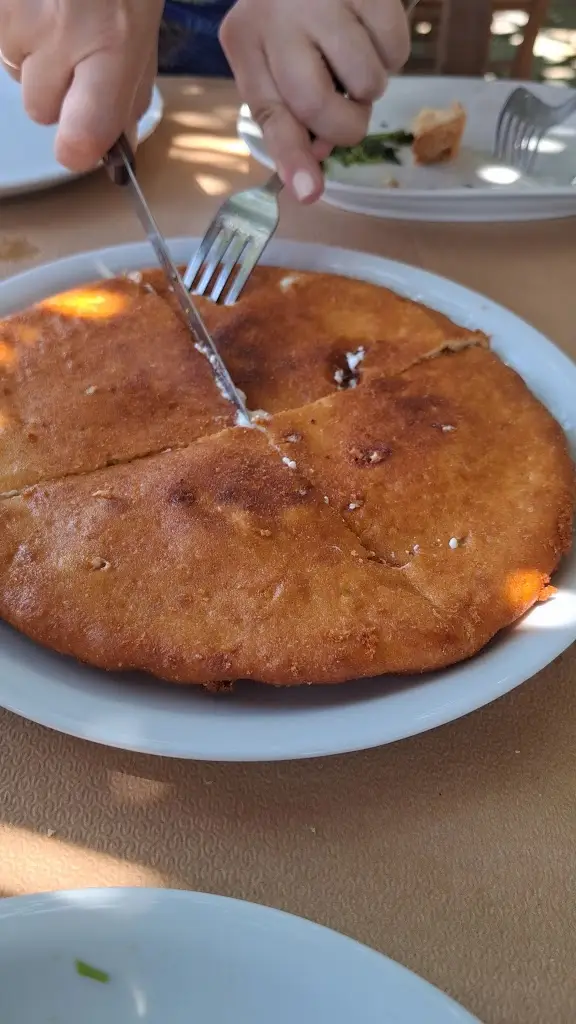 Tavern Bakoutis Nikolaos_Kastélla_slider_image_2