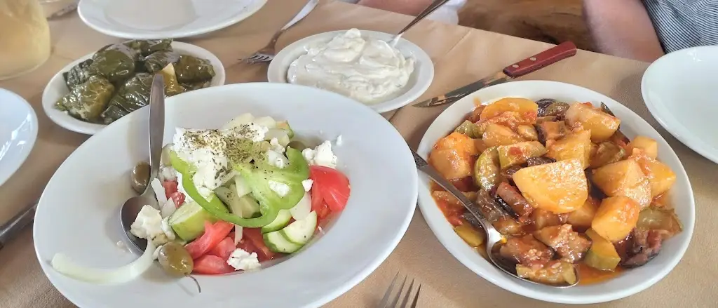 Stou Kyriako_Kastélla_slider_image_3