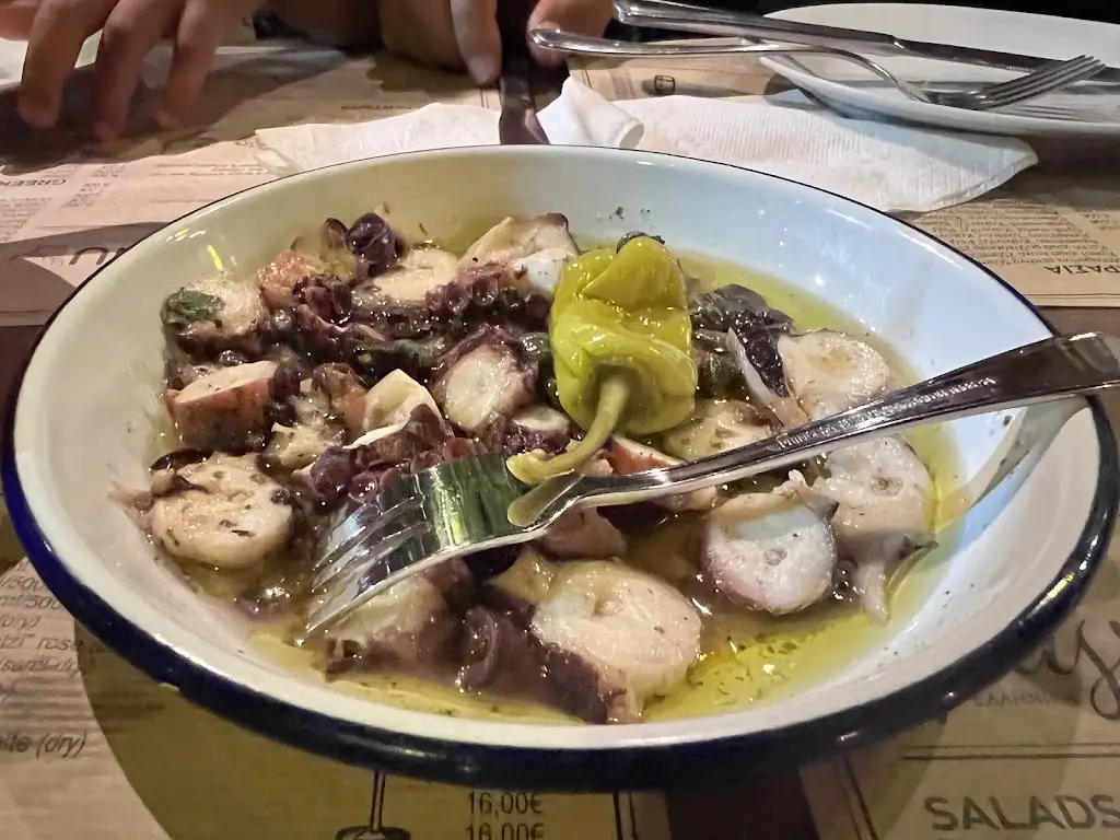 Argy Ropoulos_Emagie_Álimos_Bewertung