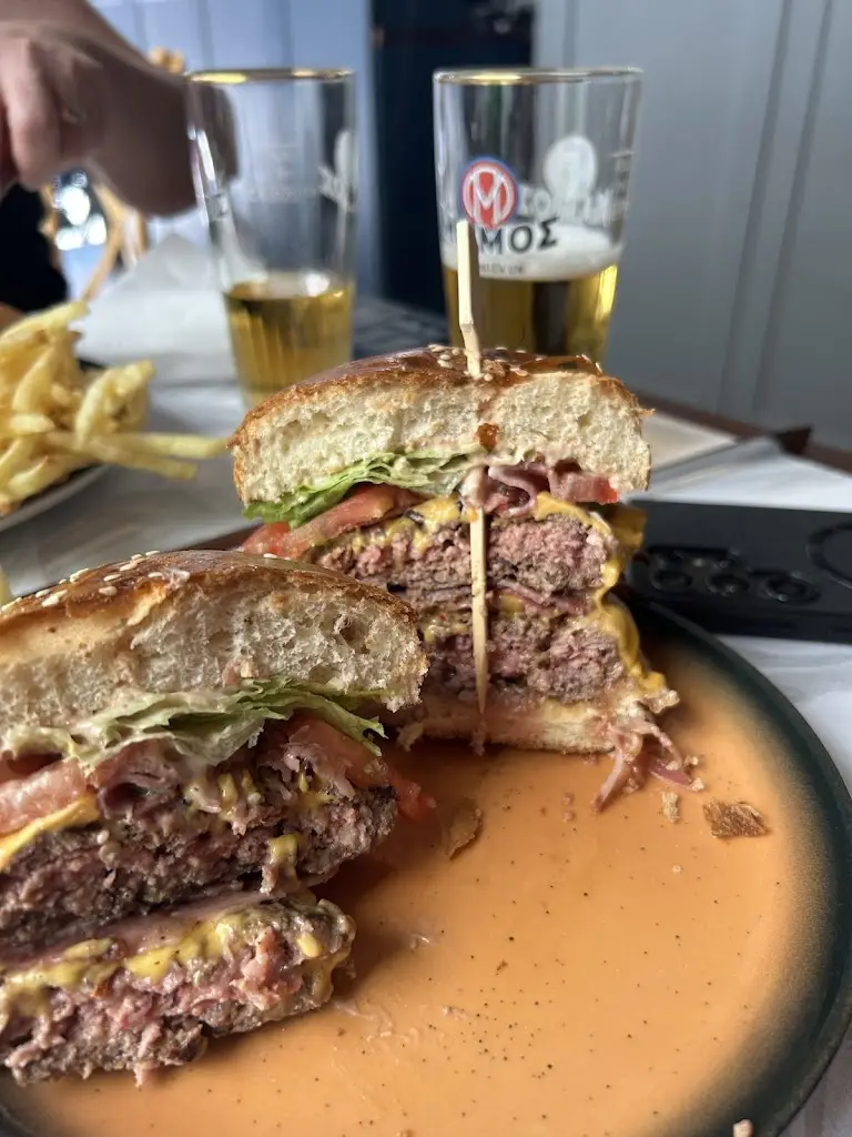 Cristi C_Μr. Jay's Steak & burger_Kárystos_avis