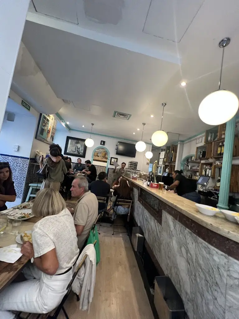 Vanes T (วาเนส)_Η Συνάντηση Κάρυστος ψάρια_Kárystos_Bewertung