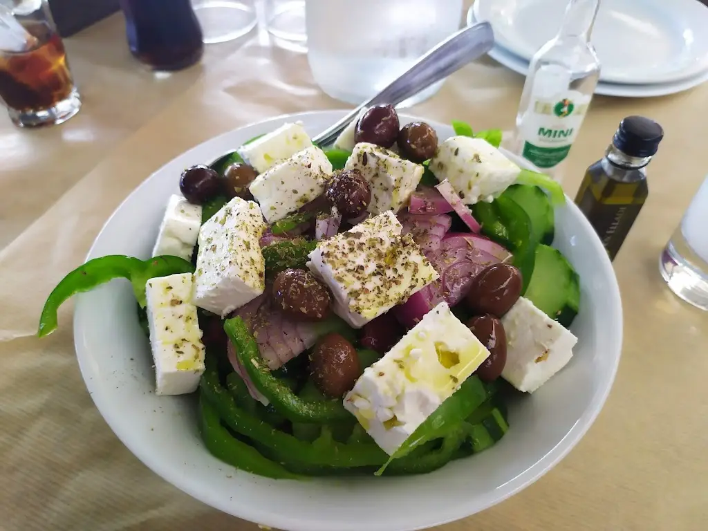 Menü_GONIAKO (ouzo, mezes, grill)_Kárystos_Bild_4