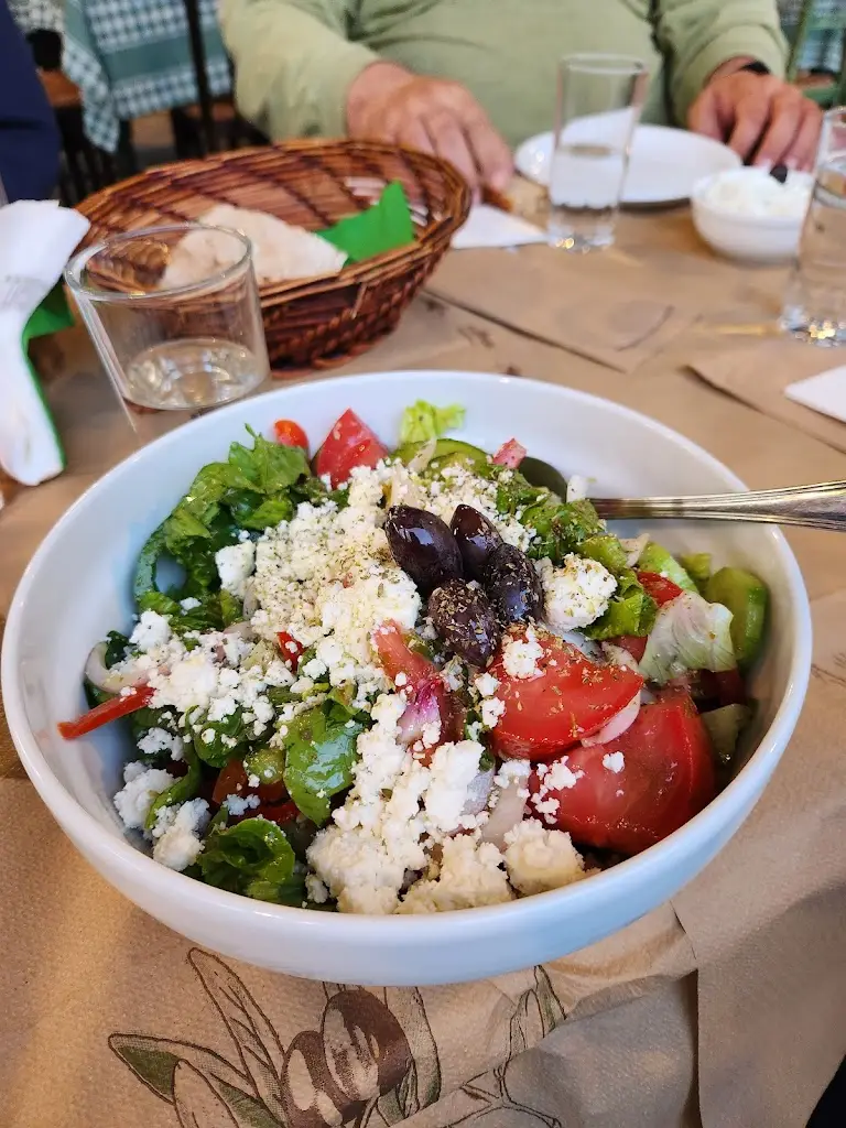 Jesse Goslen_O Panourias Tavern / Grill_Kárystos_Bewertung