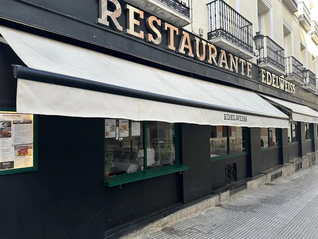 Nutmeg Restaurant_Kárystos_slider_image_3