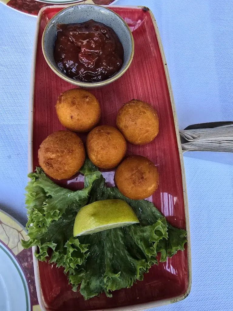 Vaisakh Parannattil Cherul_O Paris_Álimos_review