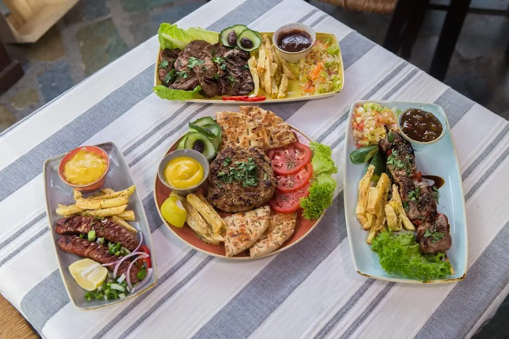 O Paris_Álimos_slider_image_3