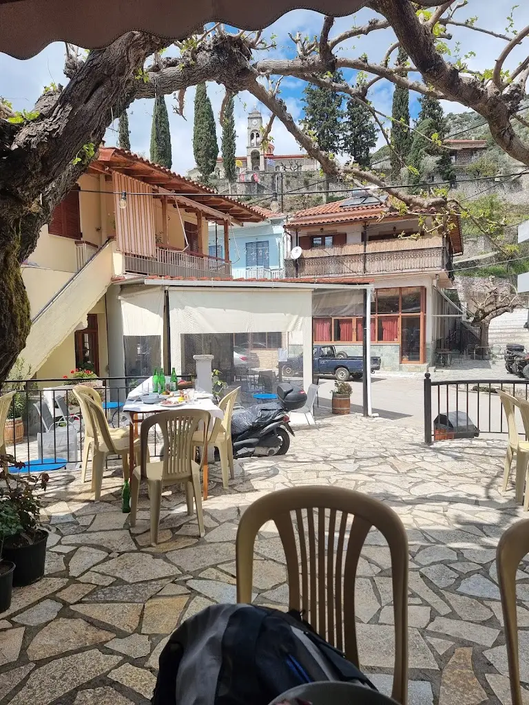 Το Καπηλιό του Βασίλη Restaurant in Lidoríki
