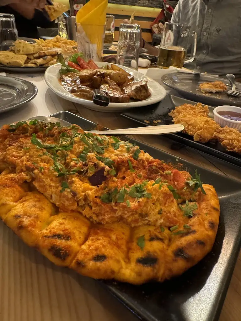 Μοίρες Μεζεδοπωλείο_Álimos_slider_image_2