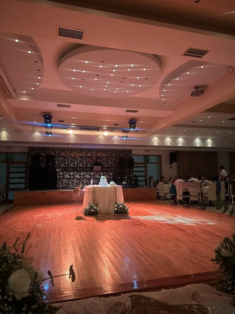 argirw arvaniti_Αμβρόσιος αίθουσα δεξιώσεων_Lianokládhion_Bewertung