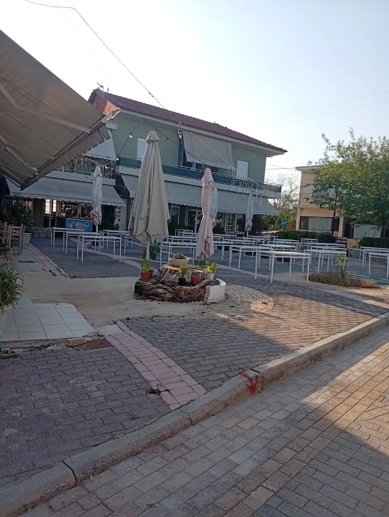 Mparmpalias - O Lampros_Lianokládhion_slider_image_2