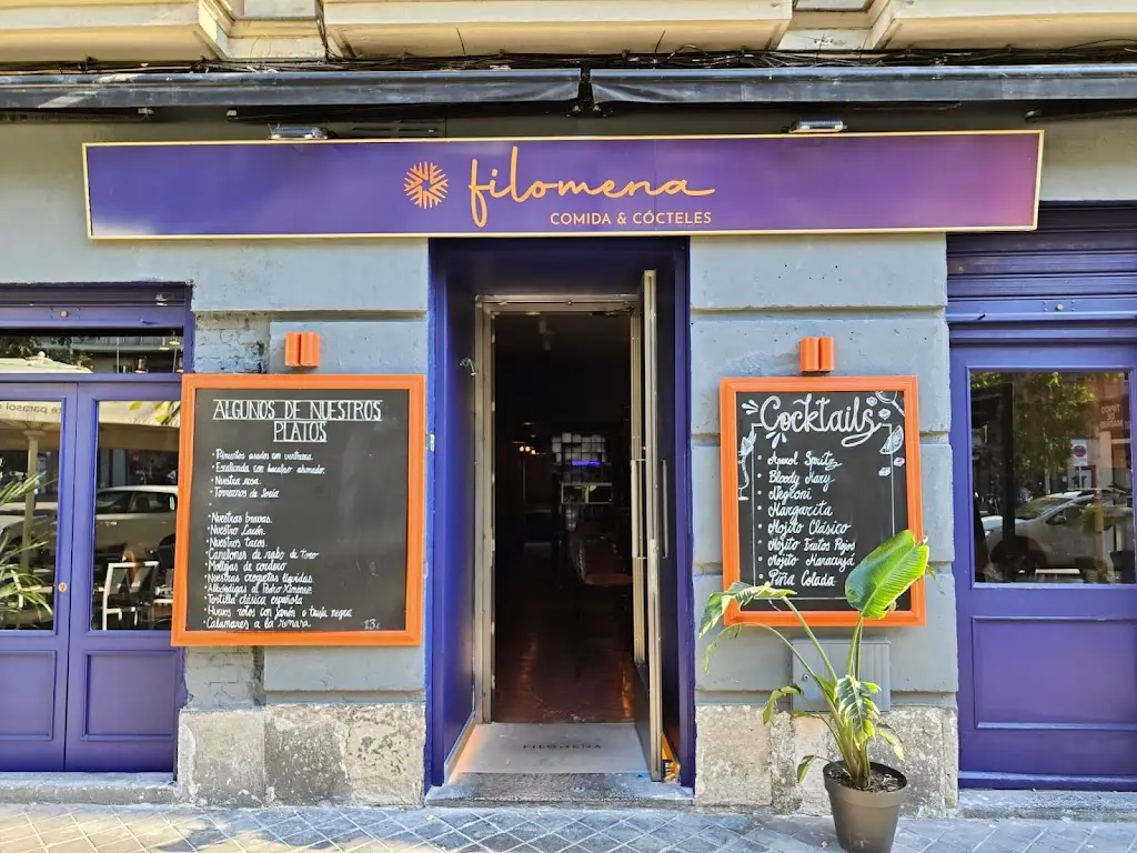 Yioryitsa’s Backyard Restaurant in Kými