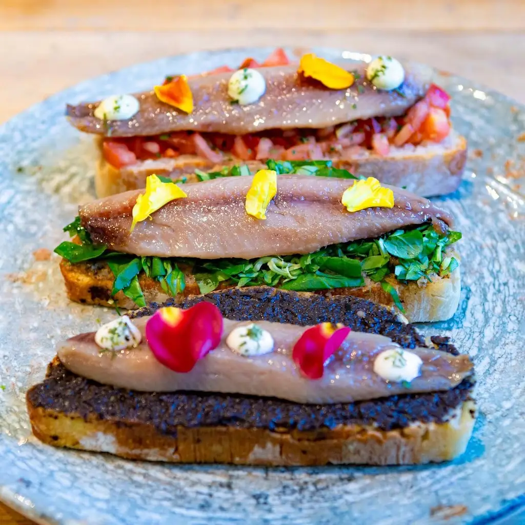 Yioryitsa’s Backyard_Kými_slider_image_3