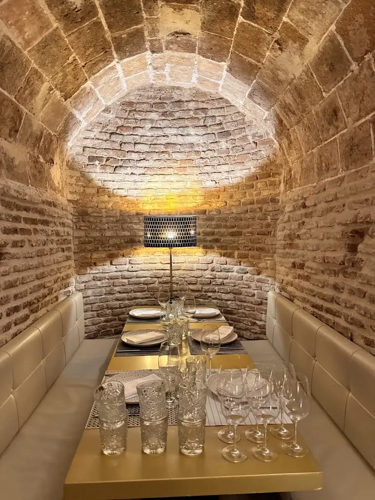 Elies Restaurant_Kými_slider_image_3