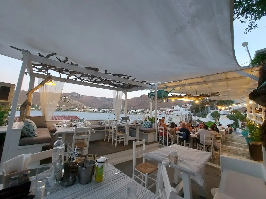 Steki Tou Strogyli_Kými_slider_image_1