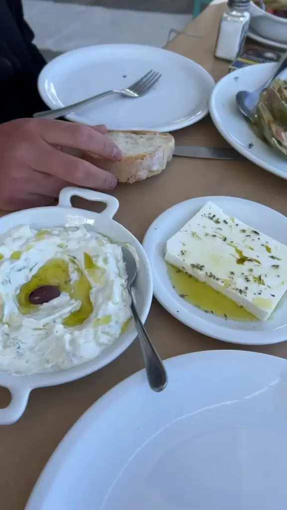 Steki Tou Strogyli_Kými_slider_image_2