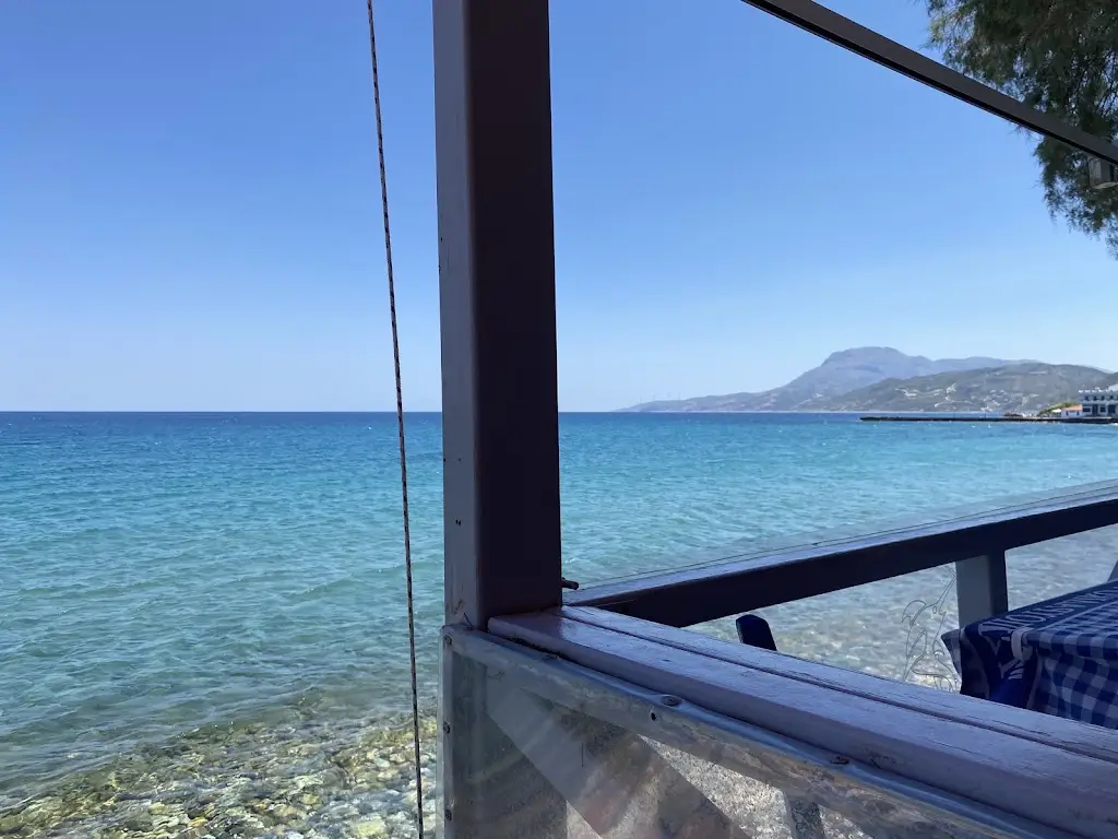 O Psaras Restaurant in Kými