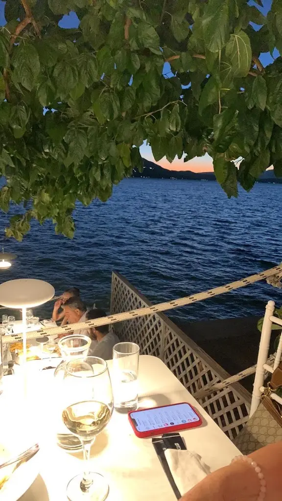 Αμφιτρυων Restaurant in Loutrá Aidhipsoú