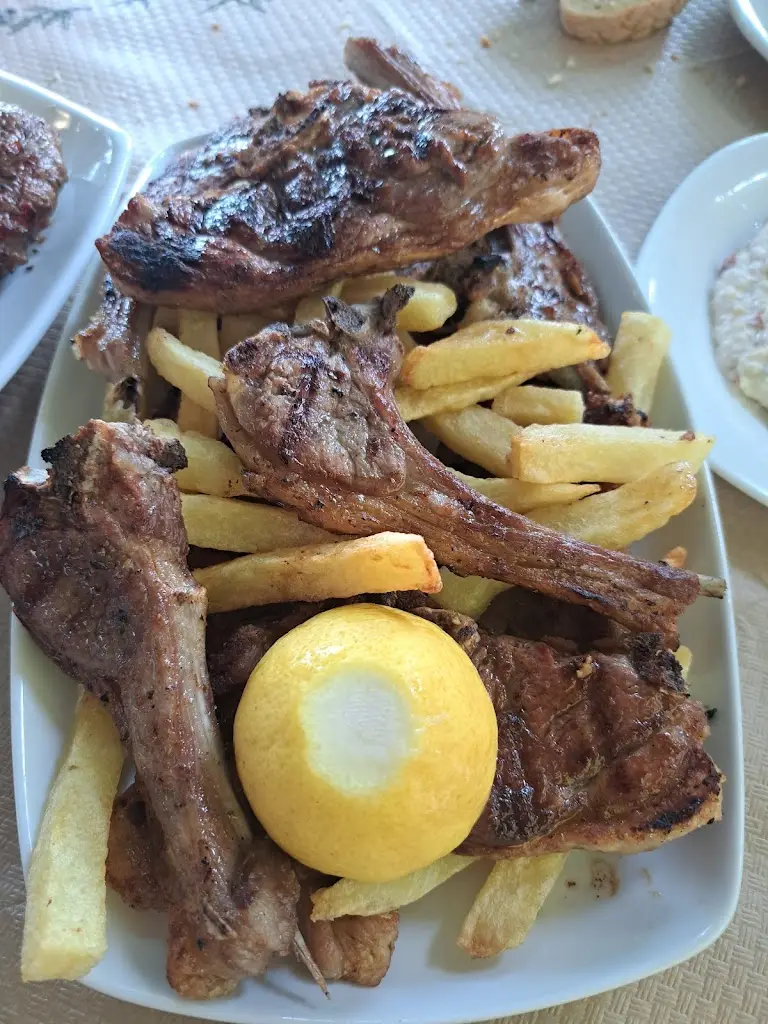 Menü_ΜΕΖΕΝ' Ουζερί-Μεζεδοπωλείο_Livadeiá_Bild_9