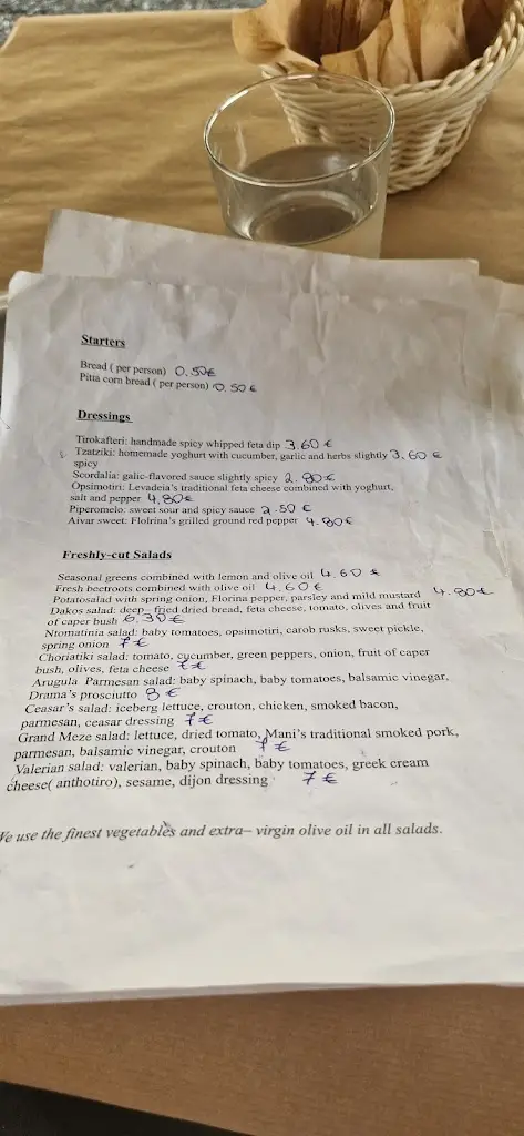 Menu_GRAND Μεζέ_Livadeiá_immagine_2