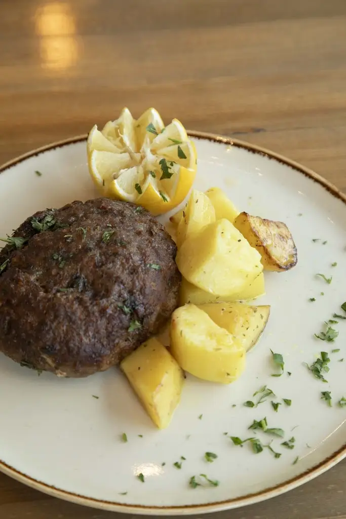 Zappeio_Livadeiá_slider_image_3