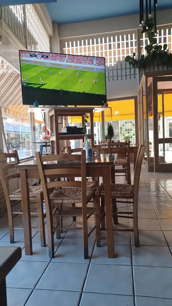 Καφενείο το Στέκι του Νικόλα_Livadeiá_slider_image_2