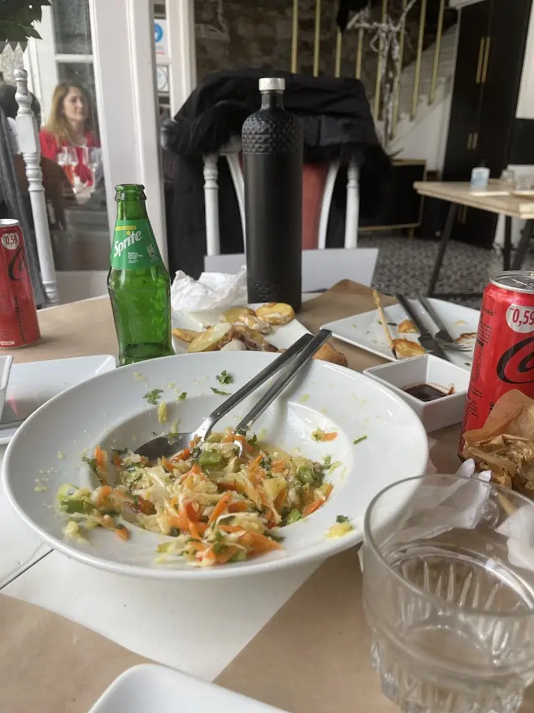 Nikos Varvadoukas_Meating gigi_Livadeiá_Bewertung