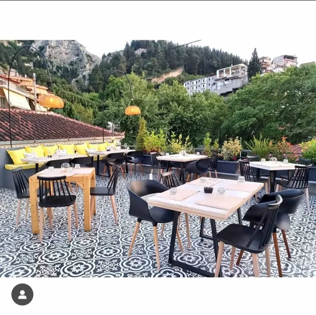 Meating gigi_Livadeiá_slider_image_1