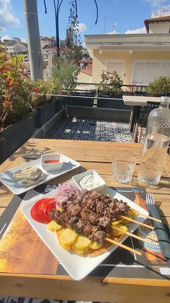 Meating gigi_Livadeiá_slider_image_2