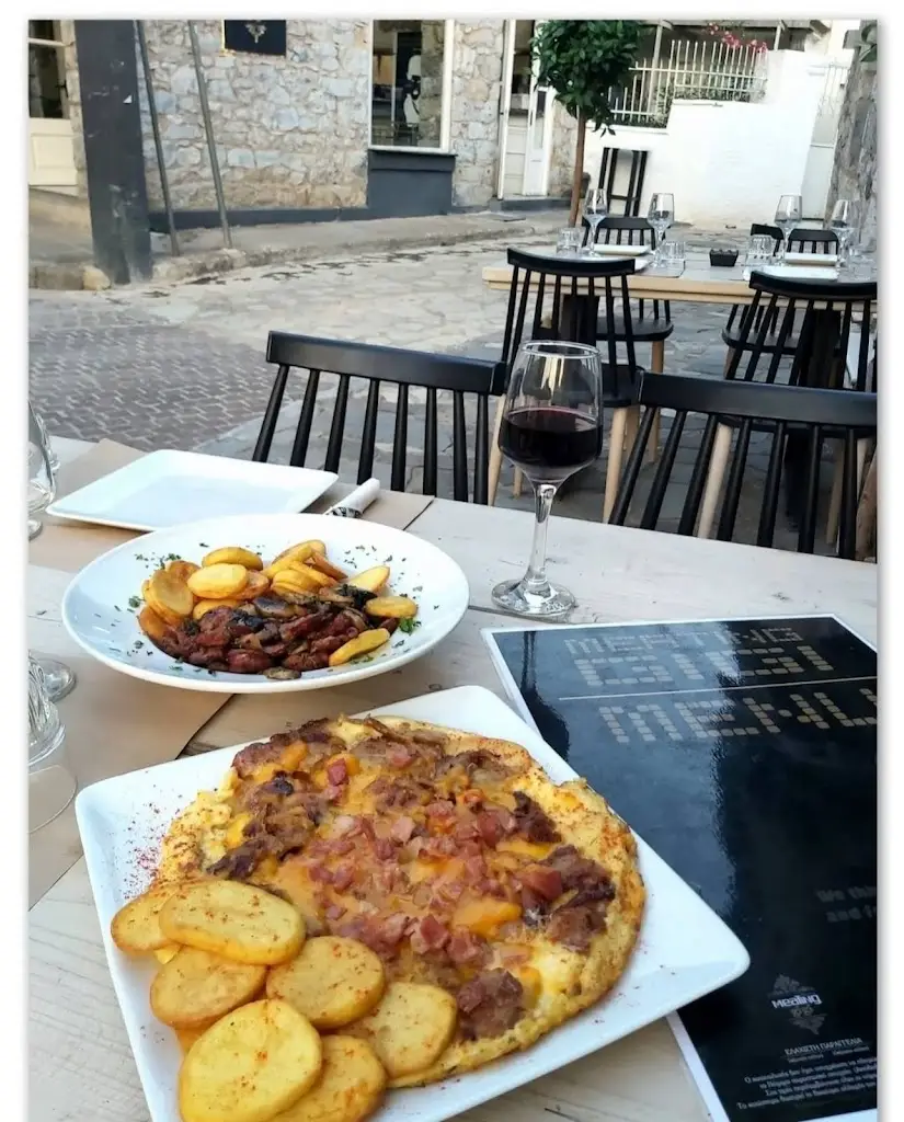 Meating gigi_Livadeiá_slider_image_3