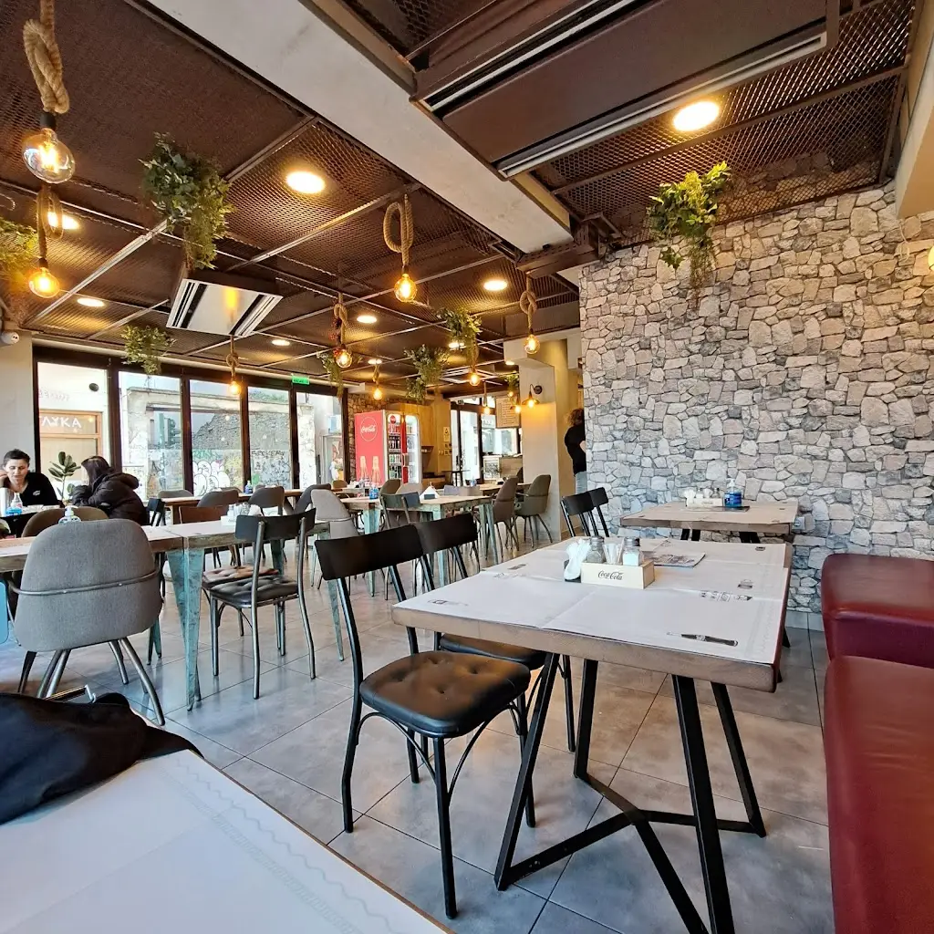 Μπες Στο Ψητό - Σουβλάκι Λιβαδειά Restaurant in Livadeiá