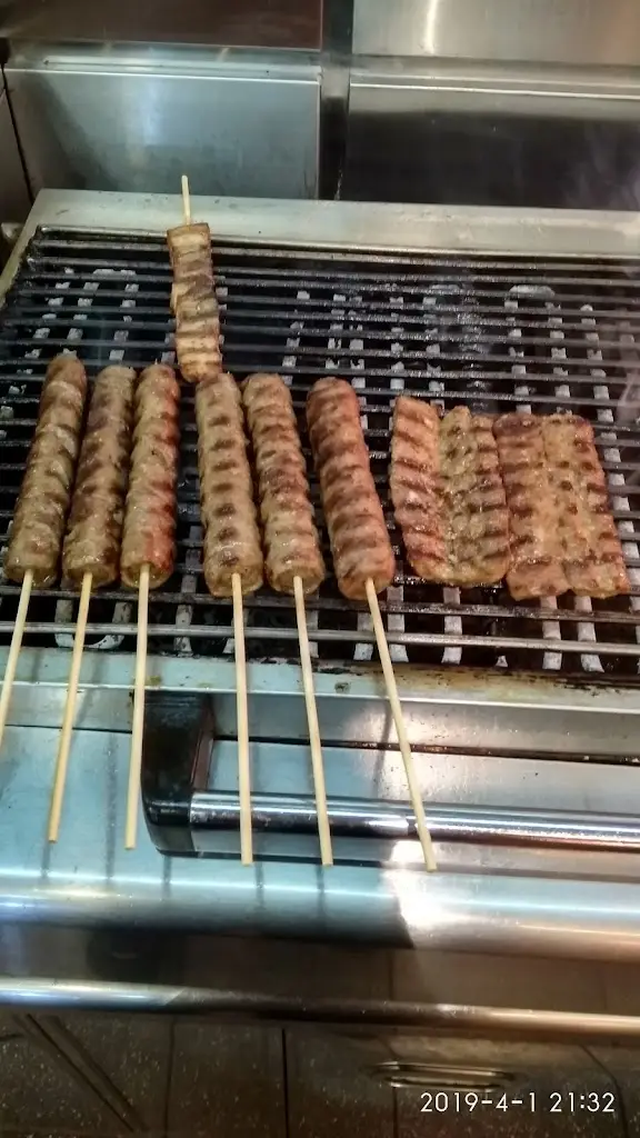 Σουβλάκια Καλομοίρης_Livadeiá_slider_image_3