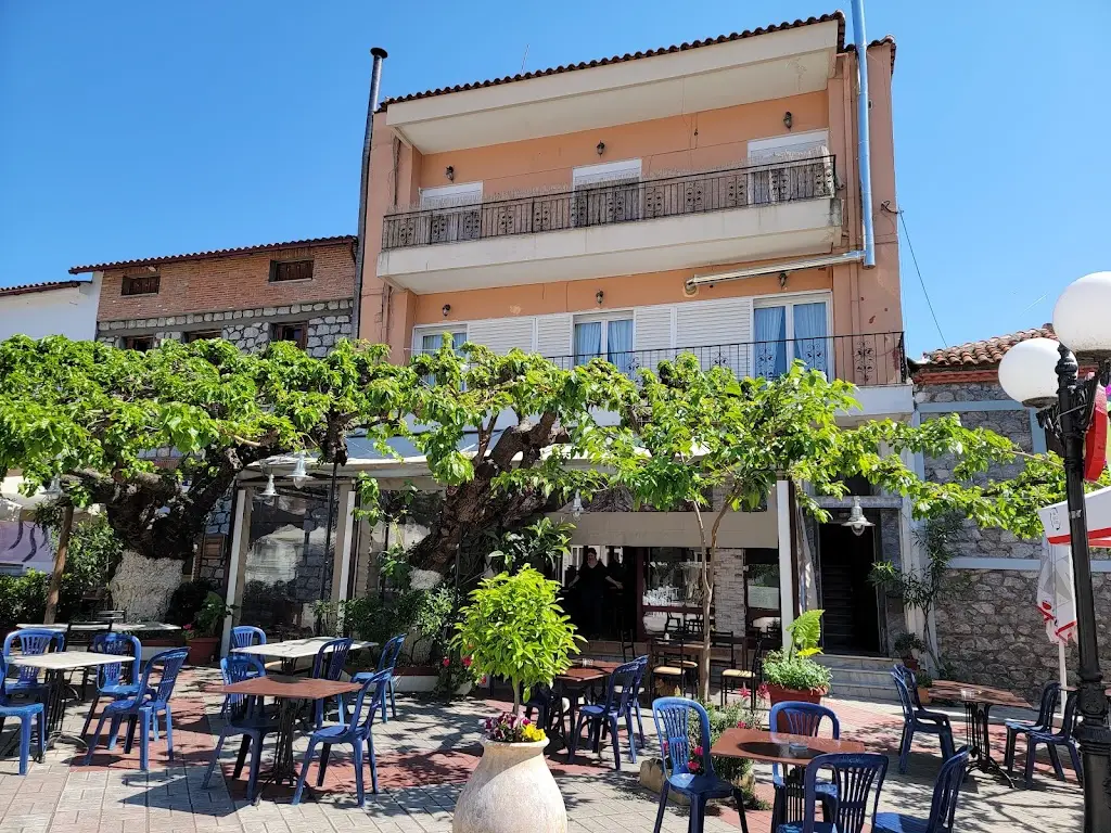 J L_Γρέγος ( Τσιπουράδικο-Μεζεδοπωλείο)_Mantoúdi_Bewertung