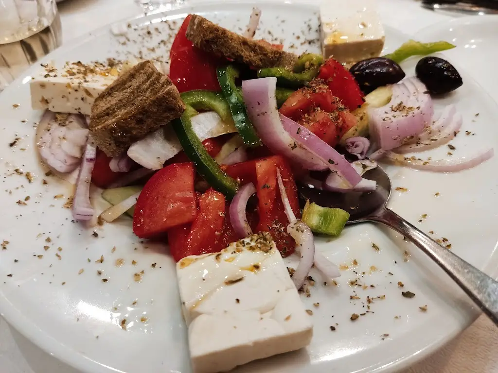 Maxim Novikov_To Nisi Fish tavern_Álimos_Bewertung