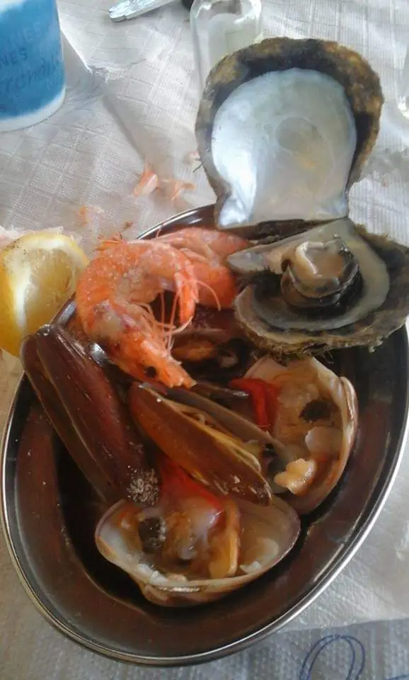 Καφε ουζερί "Θοδωρής" Restaurant in Mantoúdi